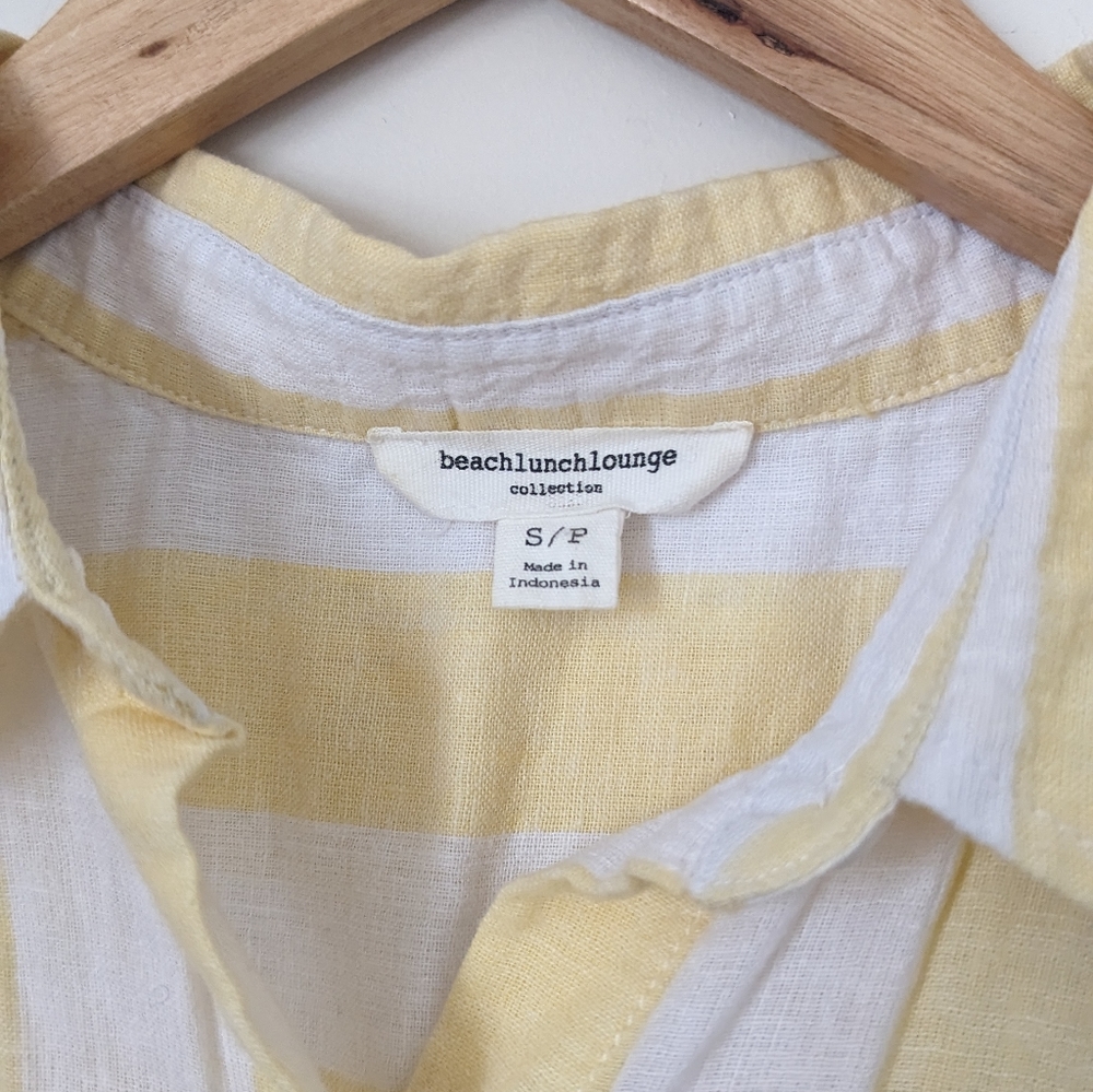 beachlunchlounge | Collection | Linen Tie Front Sleeveless Top - Picture 7 of 9
